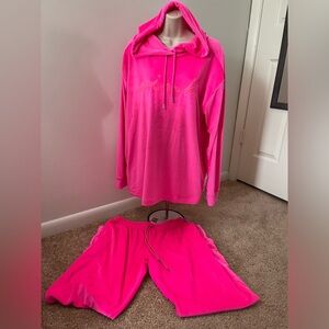 Victoria’s Secret PINK Sweatshirt & Sweatpants Set NWT